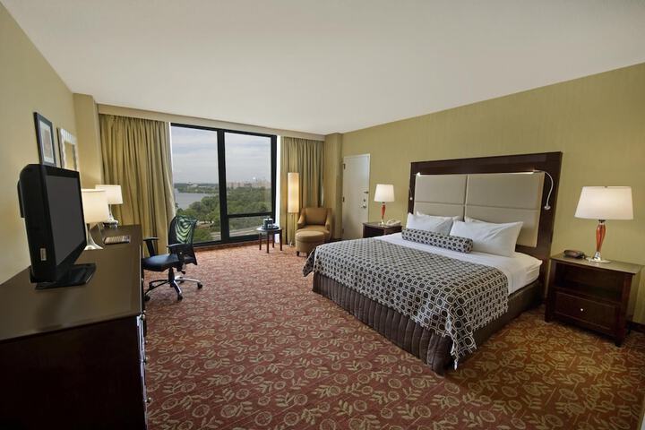 Room 15 of 40