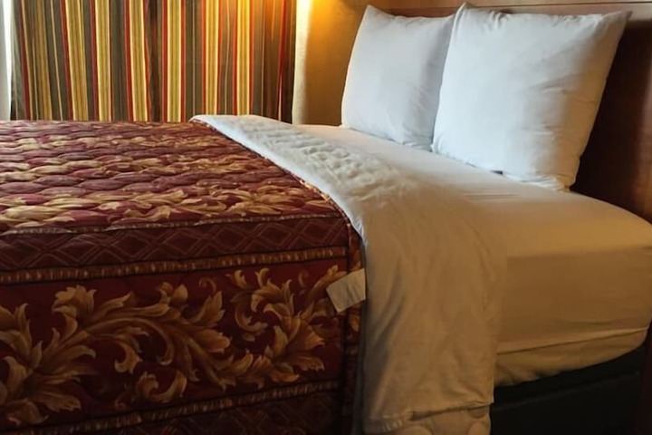 Room 16 of 36