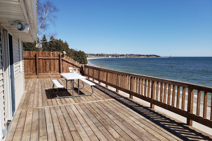 Algoma Beach Motel