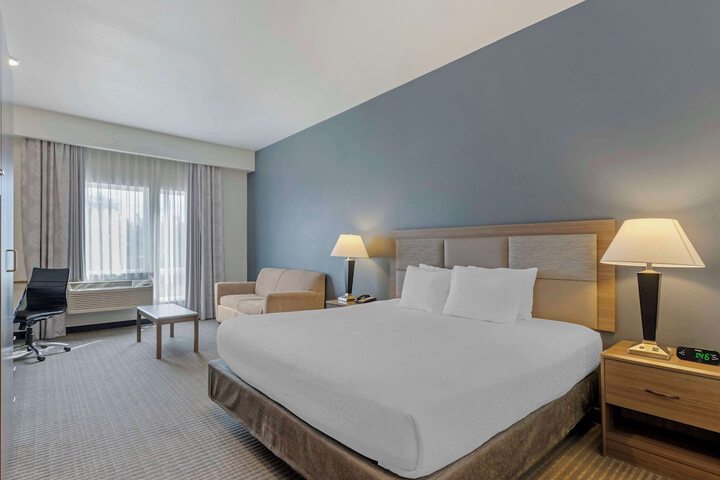 Room 10 of 25