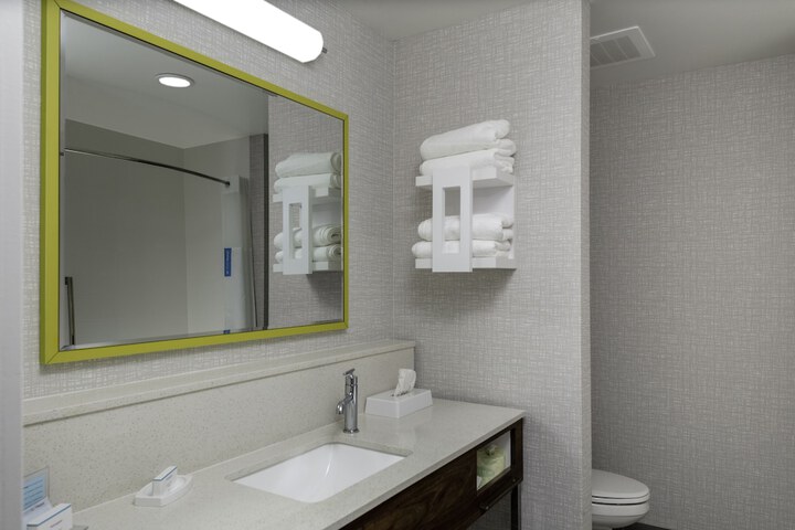 Room 12 of 32