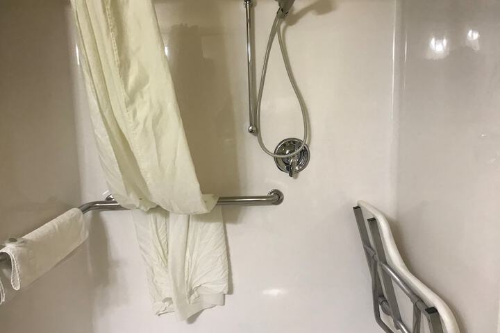 Room 18 of 32