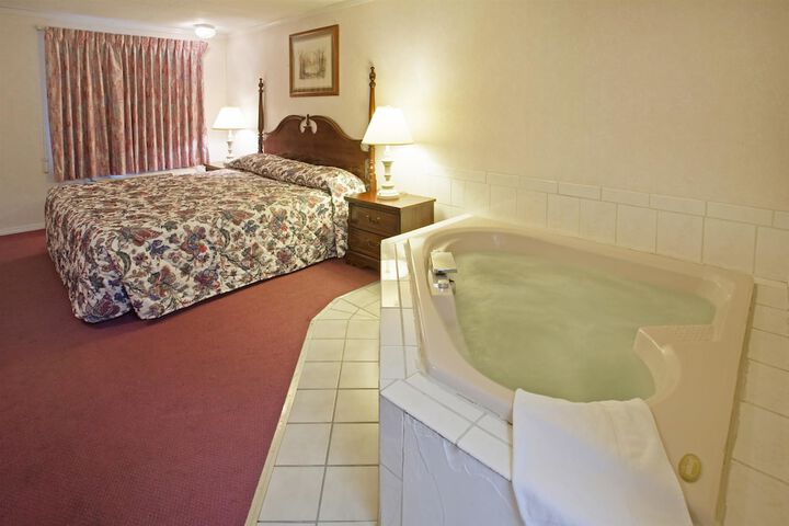 Room 3 of 8