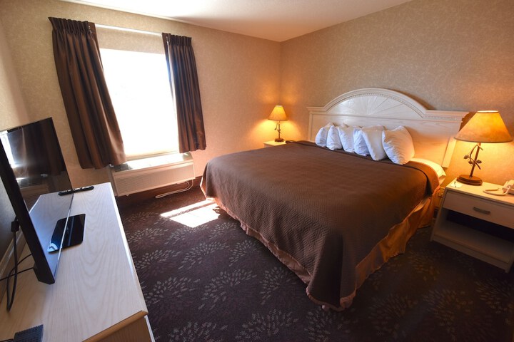 Room 13 of 28