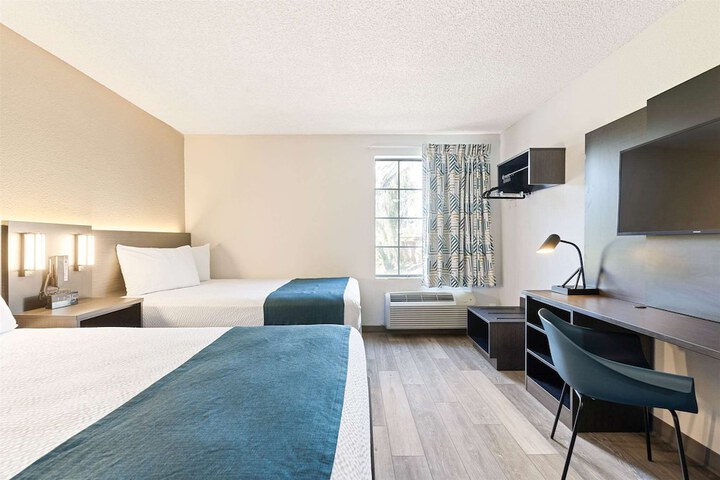 Room 34 of 37