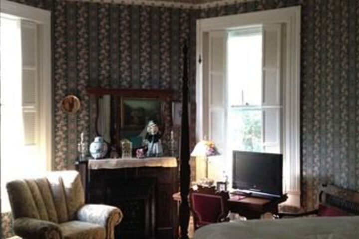 Victorian House Bed & Breakfast