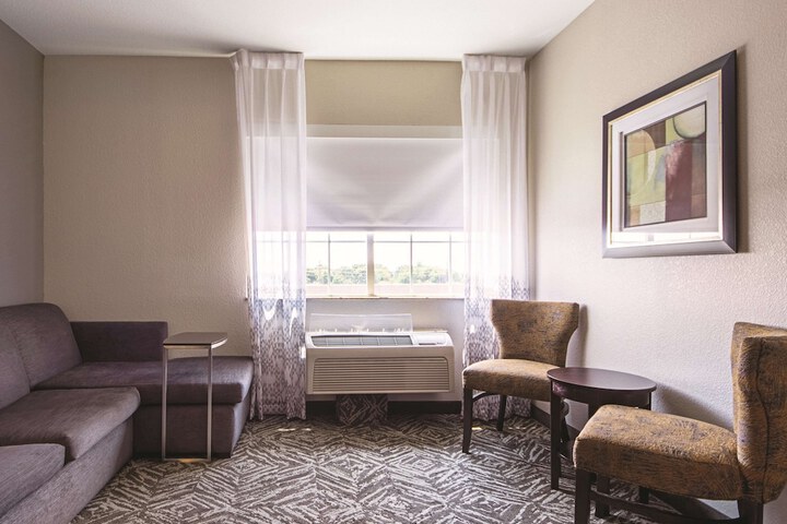La Quinta Inn & Suites by Wyndham McKinney