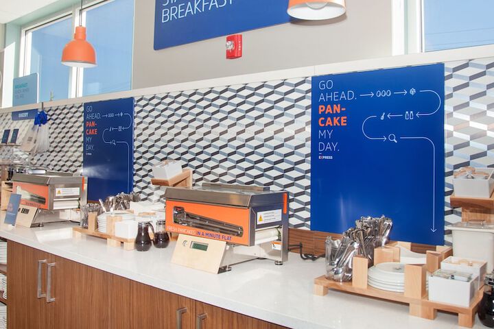 Breakfast/Coffee Service 119 of 130