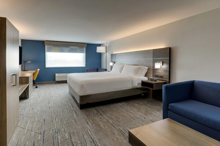 Room 34 of 64