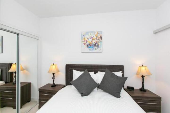 Royal Stays Furnished Apartments Entertainement District