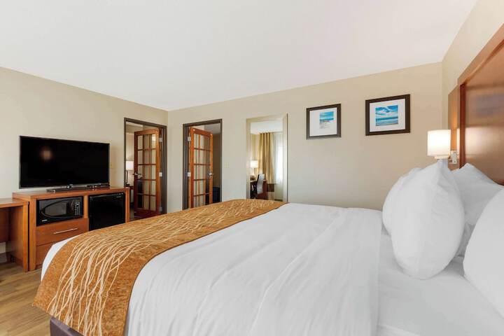 Comfort Inn & Suites Milford