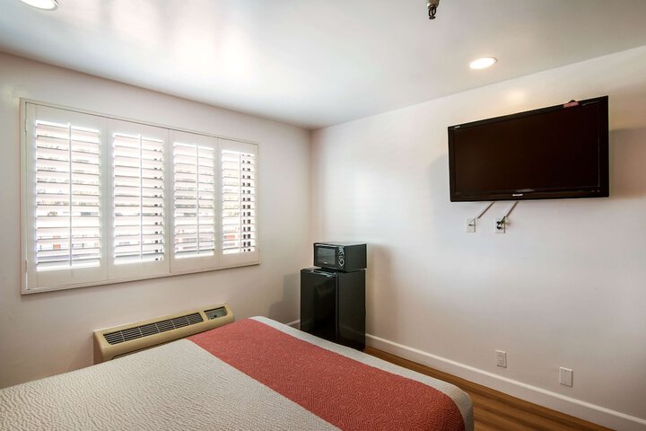 Room 21 of 27