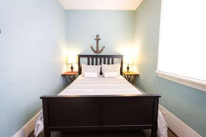 Room 16 of 27