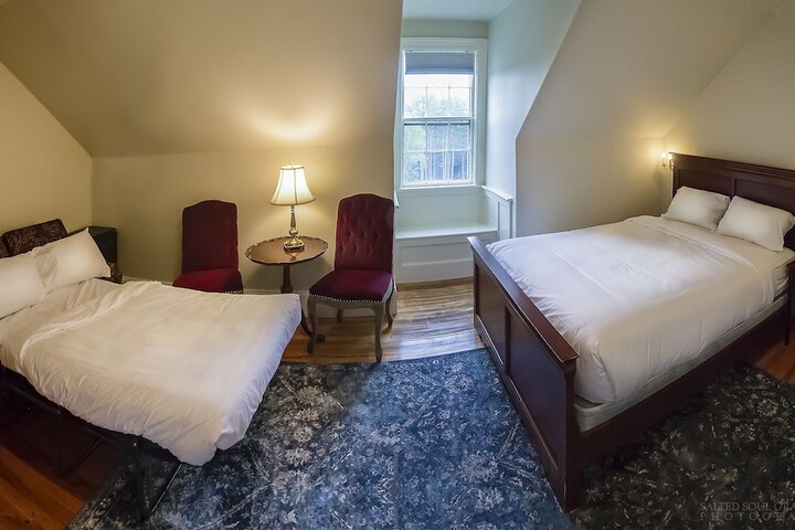 Room 68 of 112
