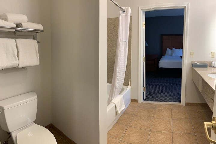 La Quinta Inn & Suites by Wyndham Rifle