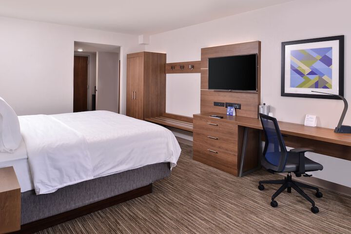 Room 32 of 54