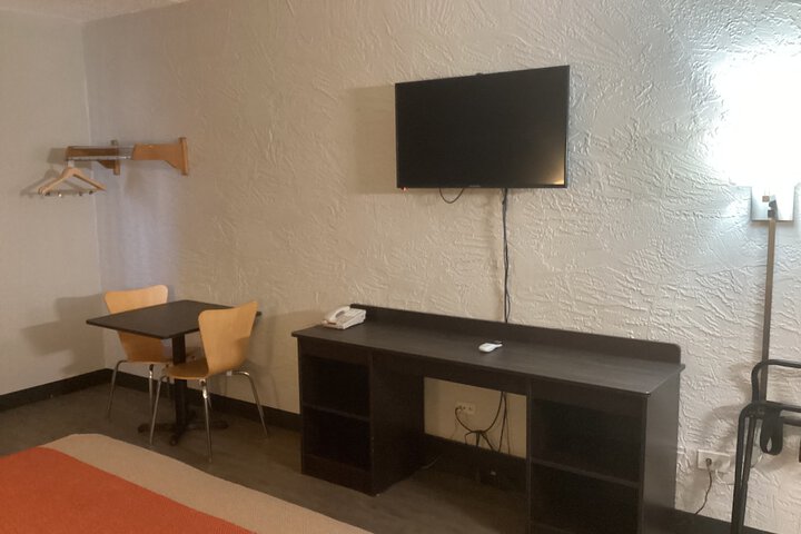 Room 17 of 35