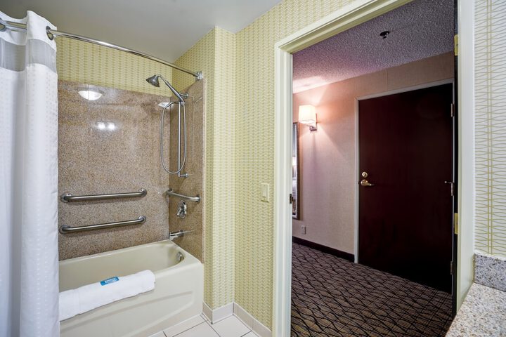 Room 15 of 32