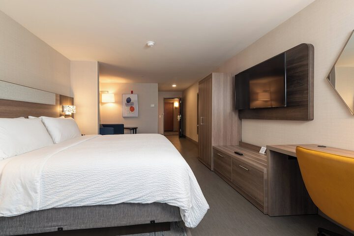 Room 41 of 76