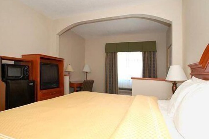 Room 40 of 64
