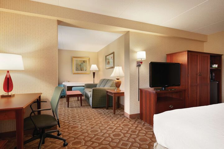 Room 15 of 27