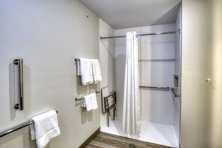 Room 15 of 37