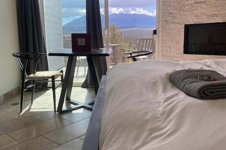 Pikes Peak Paradise Bed and Breakfast