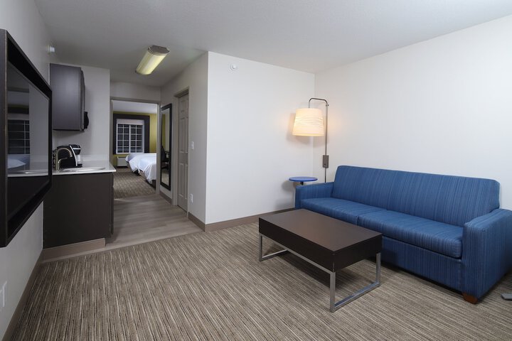 Room 16 of 41