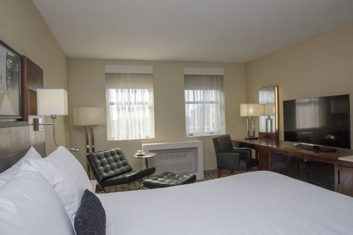Room 10 of 36