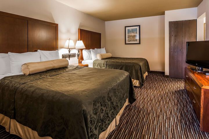 Room 33 of 48