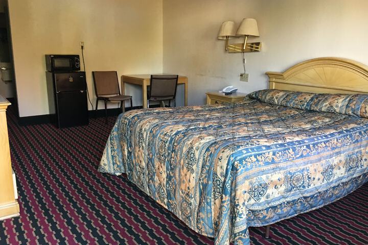 Room 40 of 48