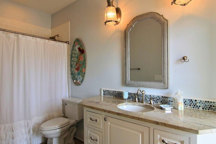 Room 20 of 28