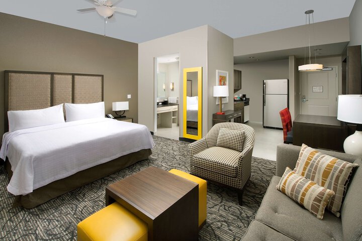 Room 22 of 37