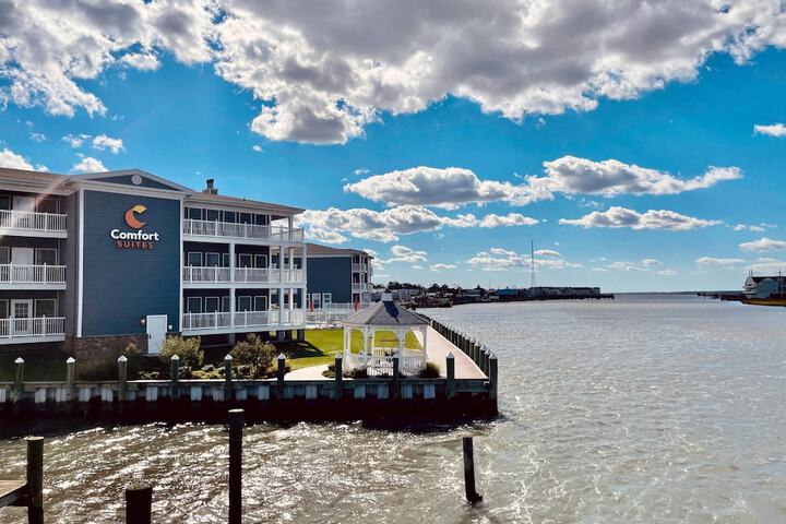 Comfort Suites Chincoteague Island Bayfront Resort