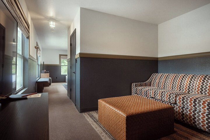 Room 38 of 71
