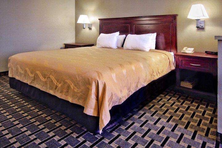 Room 27 of 43