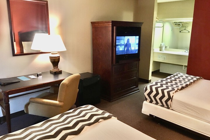 RIVER ROCK INN