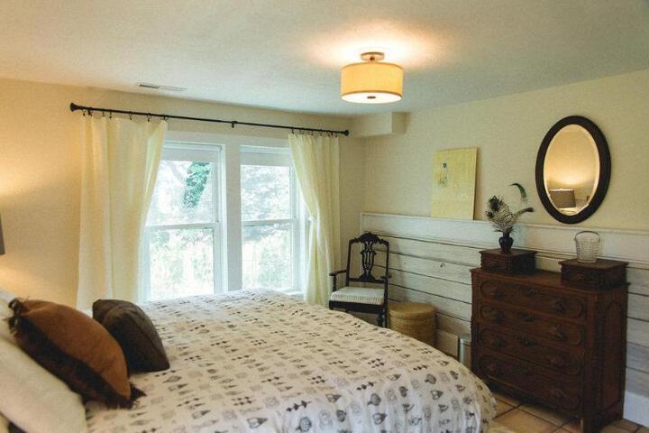 ORCHARD HOUSE BED & BREAKFAST
