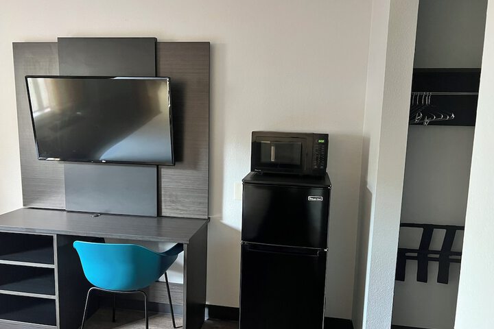 Room 17 of 35
