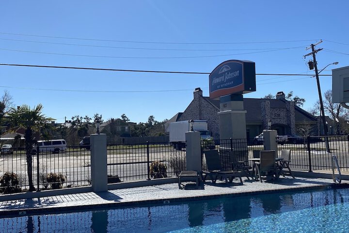 Pool 3 of 15