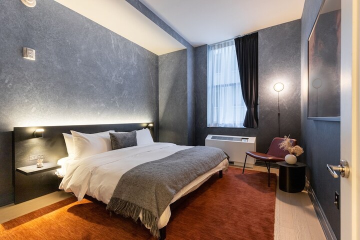 Room 21 of 82