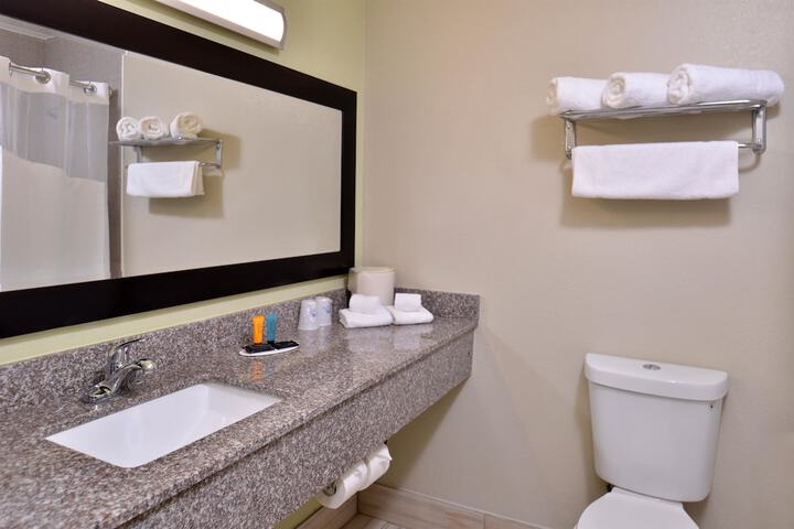 Room 14 of 28