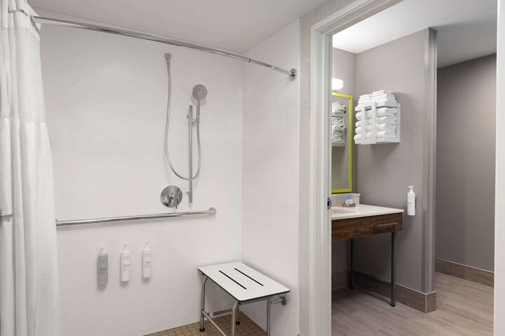 Room 46 of 75