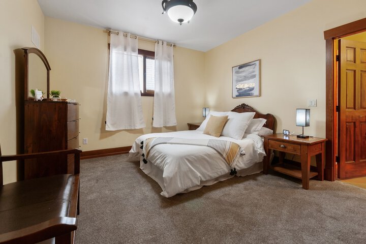 Room 118 of 165