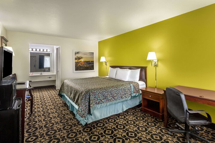 Room 16 of 20