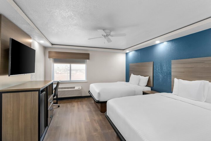 Baymont by Wyndham Arlington at Six Flags Dr