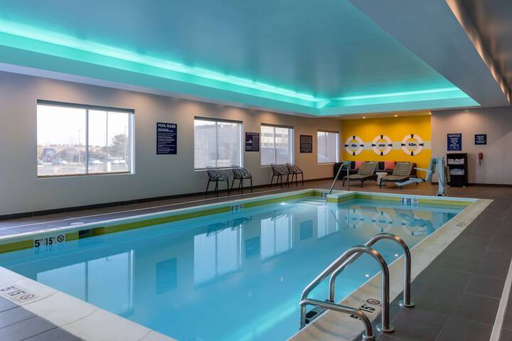 Tru by Hilton Naperville Chicago