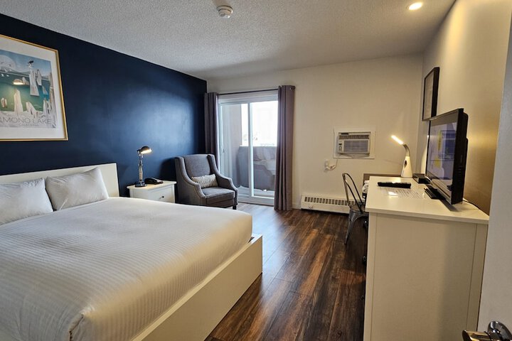 Room 100 of 174