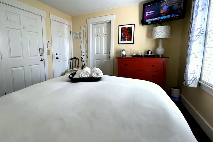 Room 61 of 80