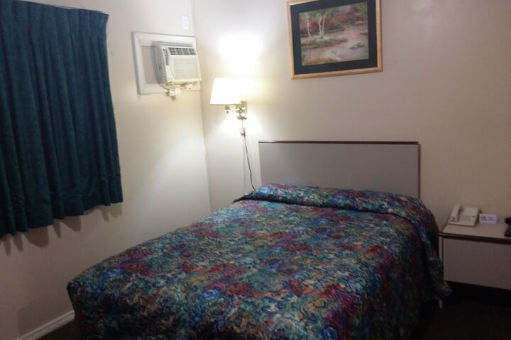 Rosemount Motel